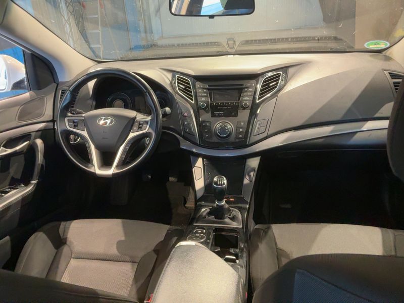 Hyundai i40 1.6 FIFA World Cup Edition 2015 – снимка 17