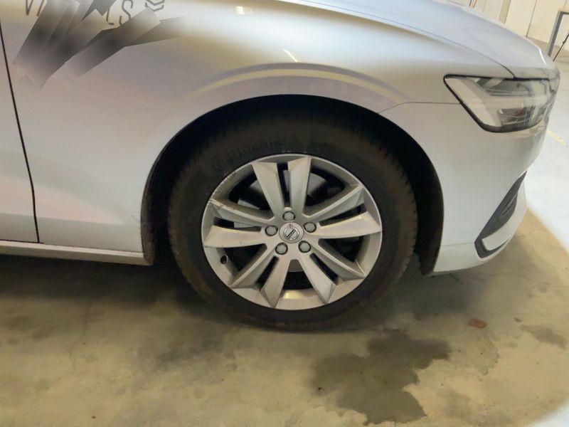 Volvo V60 2.0 B4 Mild-Hybrid 2021 – снимка 11