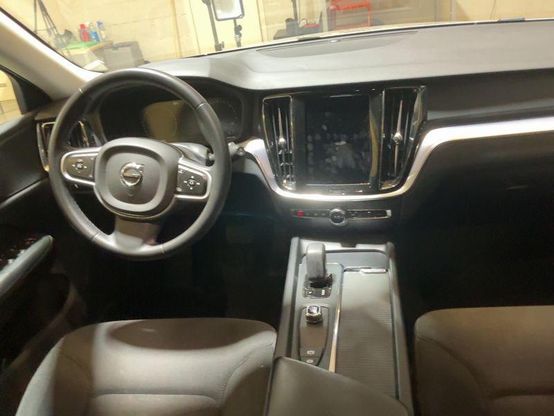 Volvo V60 2.0 B4 Mild-Hybrid 2021 – снимка 17