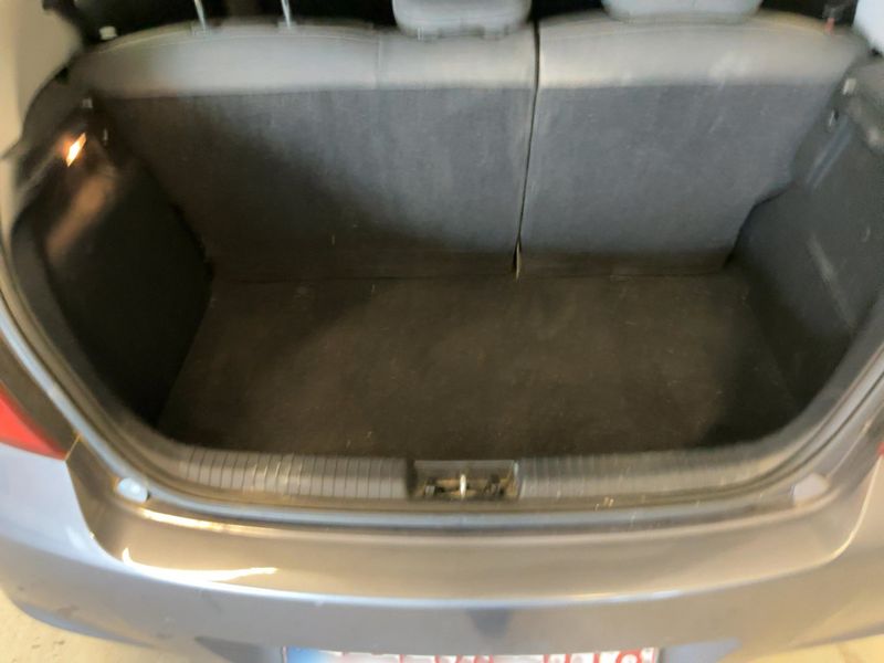 Hyundai i20 1.4 CRDi Classic 2011 – снимка 15