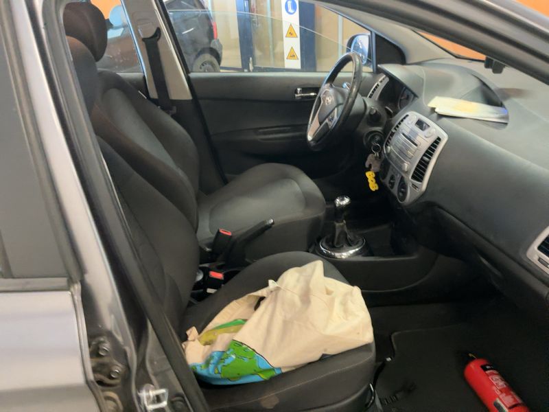 Hyundai i20 1.4 CRDi Classic 2011 – снимка 16