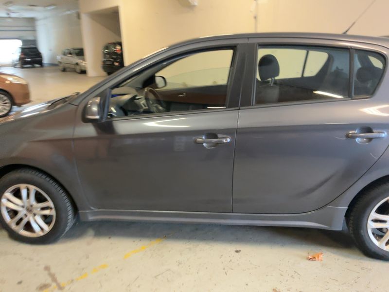 Hyundai i20 1.4 CRDi Classic 2011 – снимка 4