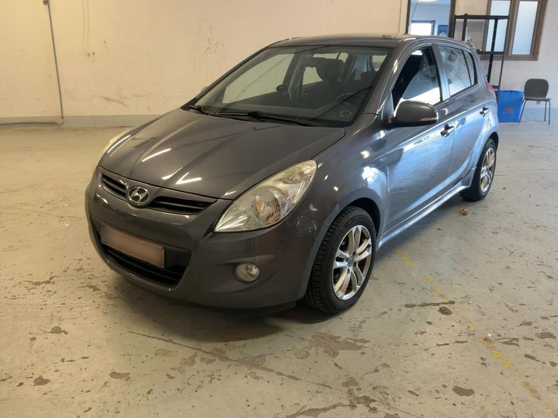 Hyundai i20 1.4 CRDi Classic 2011 – снимка 1