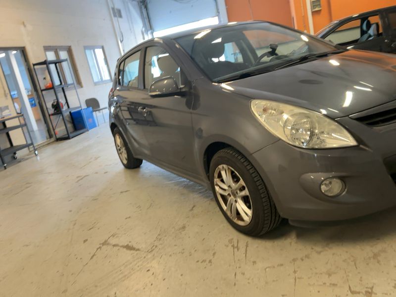 Hyundai i20 1.4 CRDi Classic 2011 – снимка 12