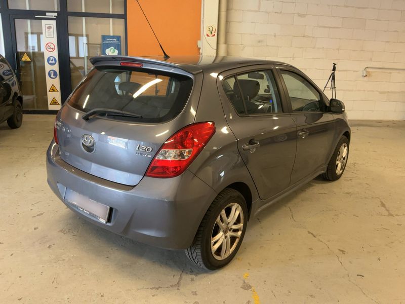 Hyundai i20 1.4 CRDi Classic 2011 – снимка 8