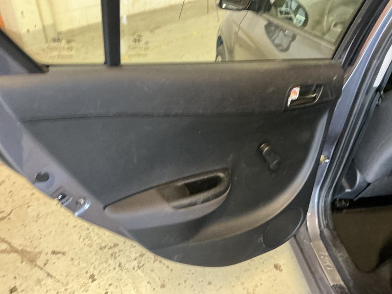 Hyundai i20 1.4 CRDi Classic 2011 – снимка 30