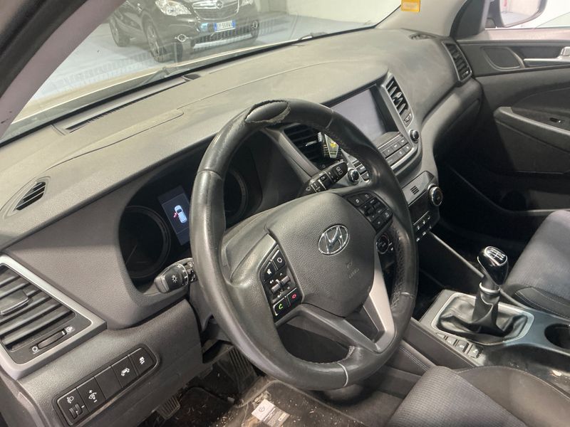 Hyundai Tucson 1.7 CRDi Xpossible ISG 2WD 2017 – снимка 28