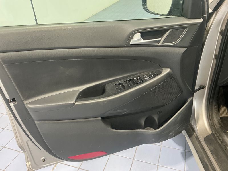Hyundai Tucson 1.7 CRDi Xpossible ISG 2WD 2017 – снимка 33