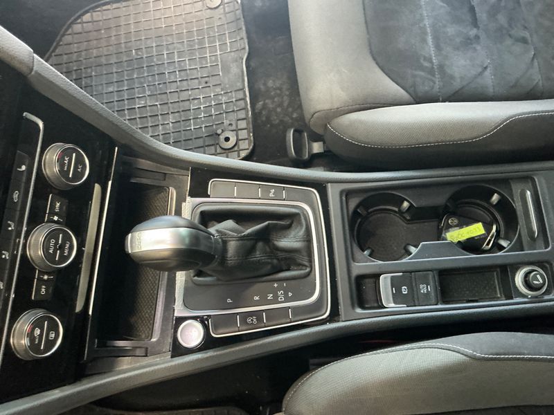 Volkswagen Golf VII 1.4 TSI Highline BlueMotion Tech 2015 – снимка 30