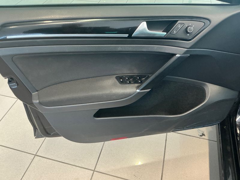 Volkswagen Golf VII 1.4 TSI Highline BlueMotion Tech 2015 – снимка 27