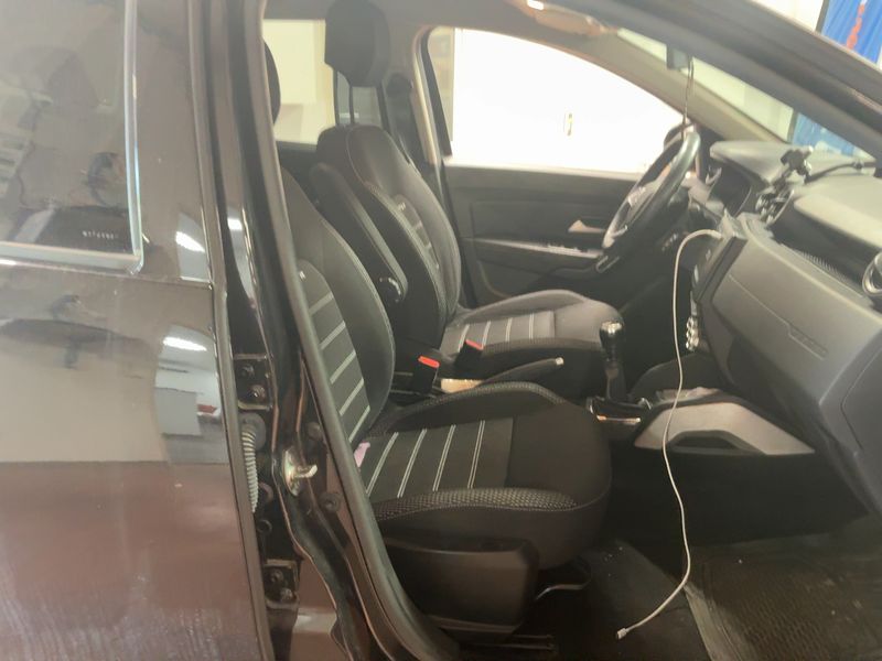 Dacia Duster 1.5 Blue dCi Prestige 2021 – снимка 16