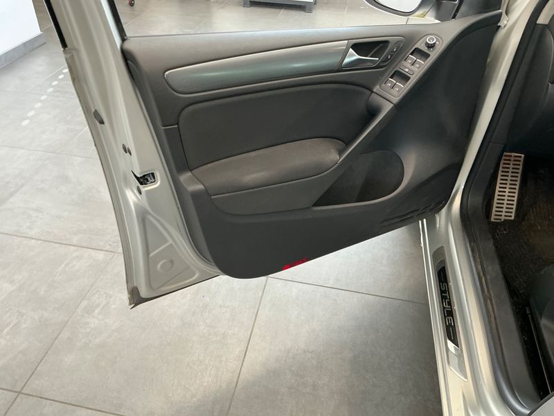 Volkswagen Golf VI 1.4 TSI Style 2011 – снимка 31