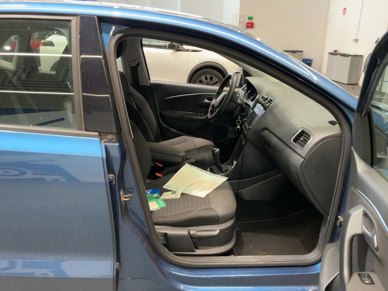 Volkswagen Polo 1.4 TDI Comfortline BlueMotion Tech 2015 – снимка 16
