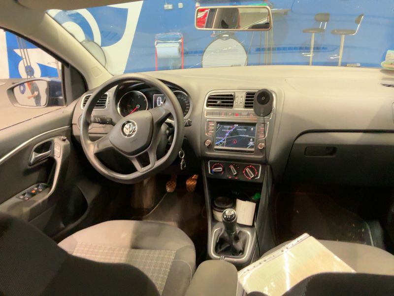 Volkswagen Polo 1.4 TDI Comfortline BlueMotion Tech 2015 – снимка 17