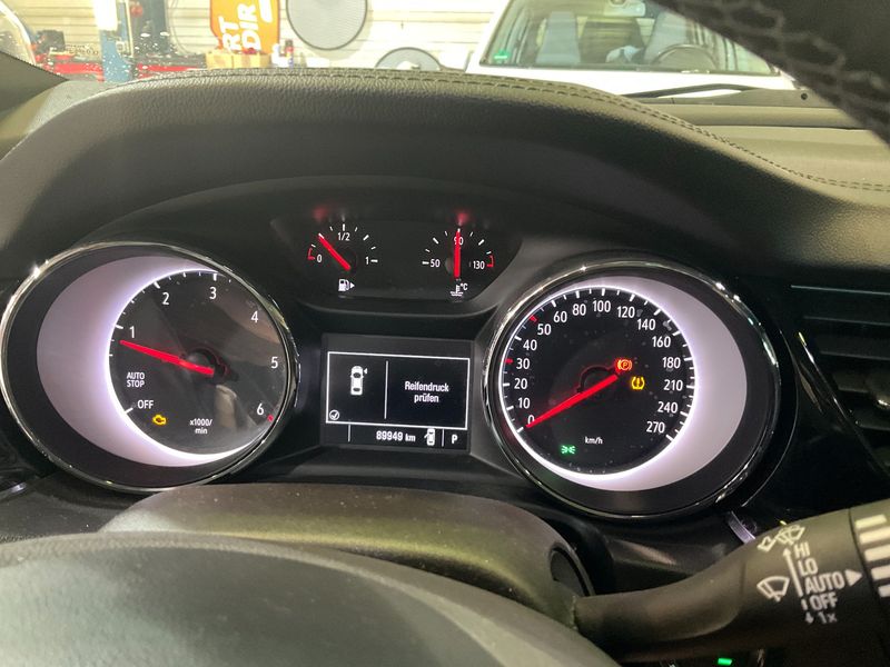 Opel Insignia Sports Tourer 1.6 CDTI DPF Innovation 2019 – снимка 18