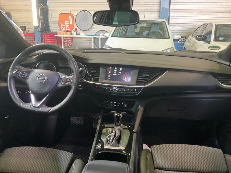 Opel Insignia Sports Tourer 1.6 CDTI DPF Innovation 2019 – снимка 17