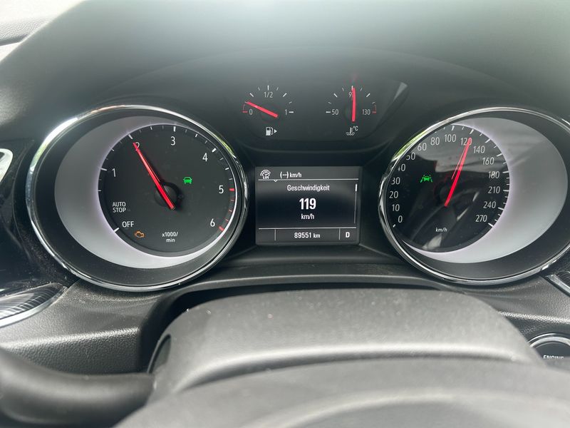 Opel Insignia Sports Tourer 1.6 CDTI DPF Innovation 2019 – снимка 27