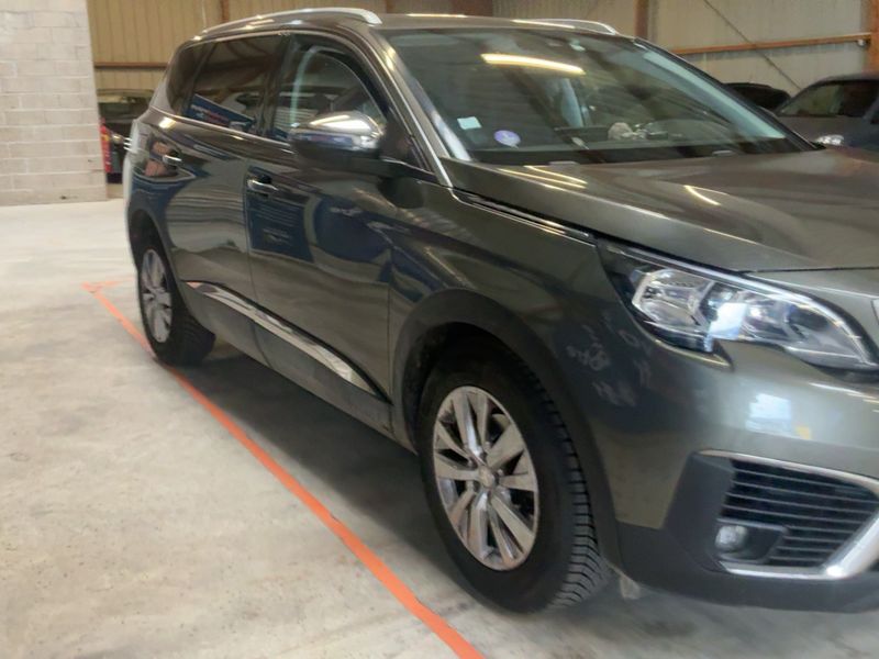 Peugeot 5008 1.2 PureTech Allure 2020 – снимка 12