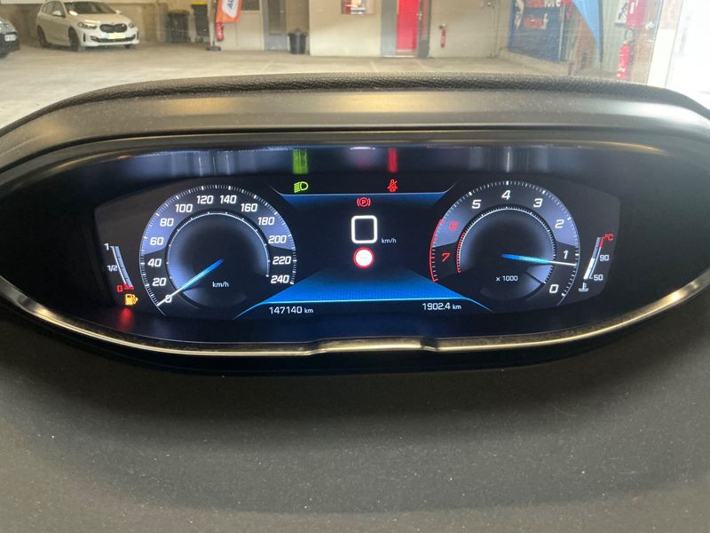 Peugeot 5008 1.2 PureTech Allure 2020 – снимка 18