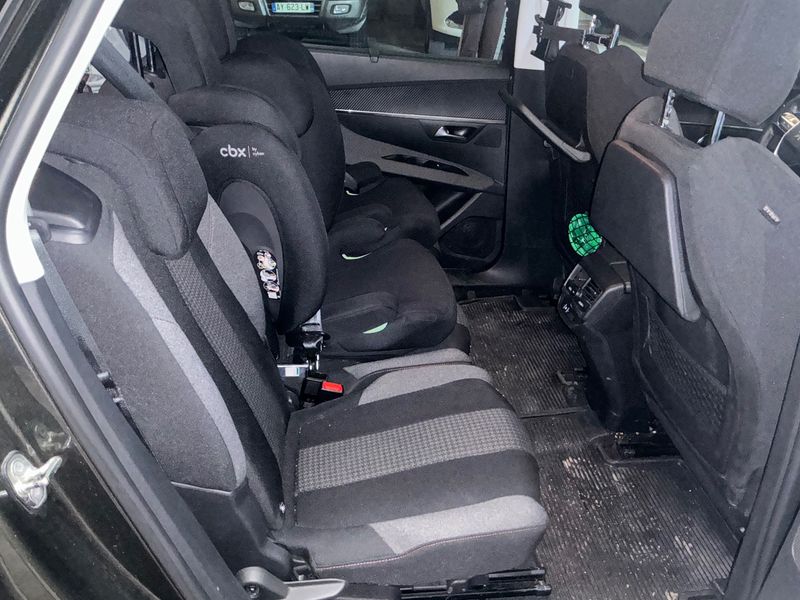 Peugeot 5008 1.2 PureTech Allure 2020 – снимка 19