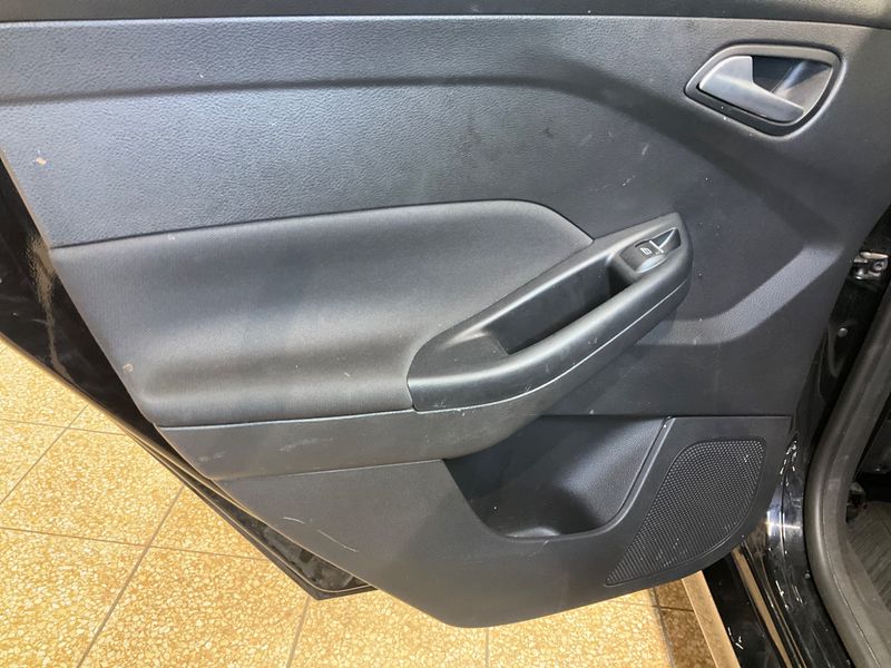 Ford Focus 1.5 EcoBoost ST-Line 2018 – снимка 28