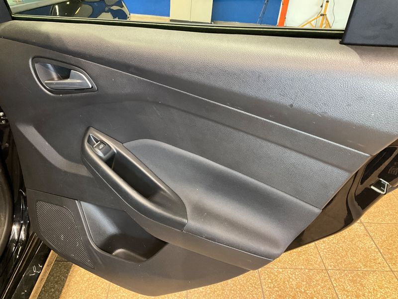 Ford Focus 1.5 EcoBoost ST-Line 2018 – снимка 29