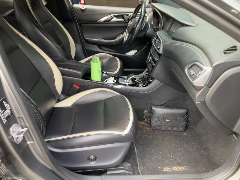 Infiniti Q30 2.2 Diesel Sport Tech AWD 2019 – снимка 16