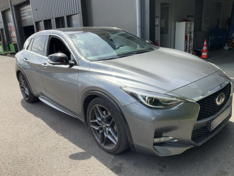 Infiniti Q30 2.2 Diesel Sport Tech AWD 2019 – снимка 12