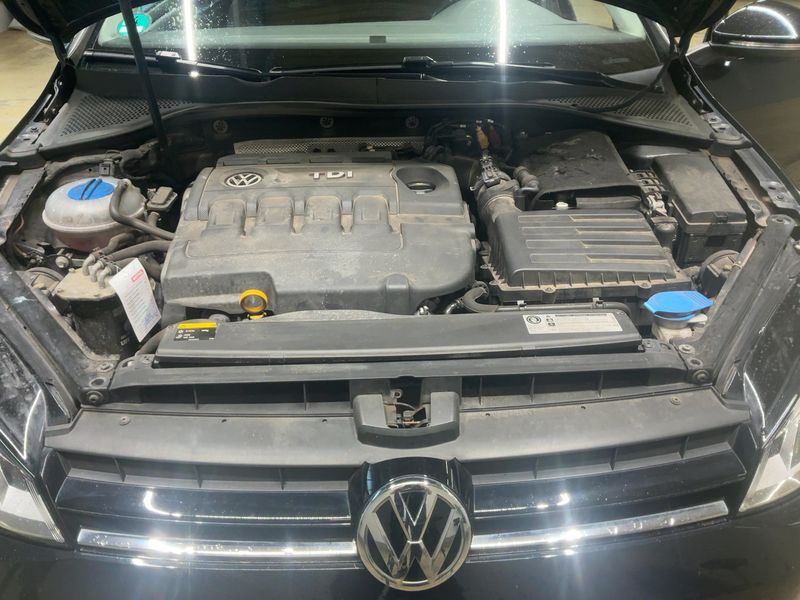Volkswagen Golf VII 1.6 TDI Cup BlueMotion Tech 2015 – снимка 27
