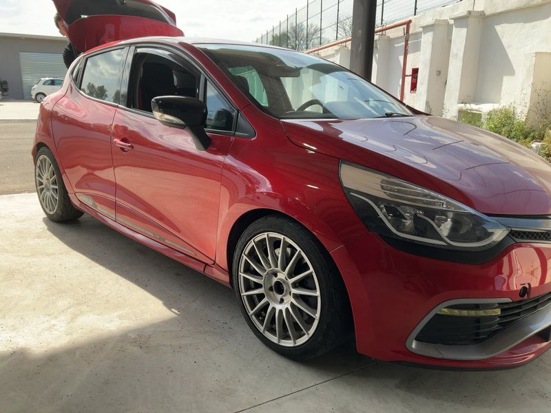 Renault Clio 1.6 Turbo Renault Sport 2014 – снимка 12