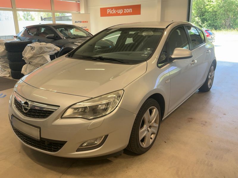 Opel Astra 1.7 CDTI Design Edition 2012