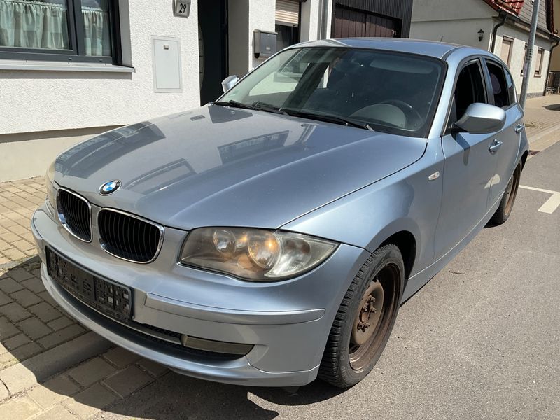 BMW 1er 118i 2010 – снимка 1