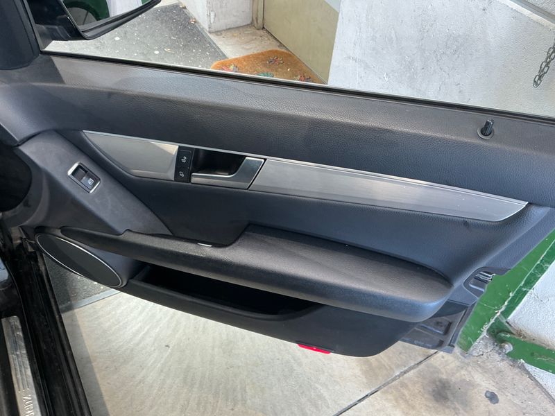 Mercedes-Benz C-Klasse C 220 CDI T BlueEfficiency Avantgarde 2012 – снимка 25