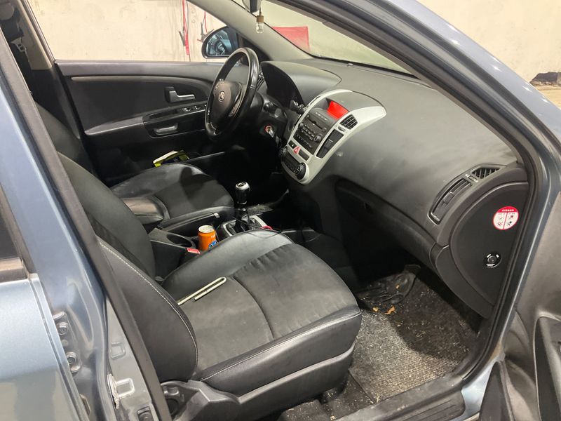 Kia cee'd 2.0 CRDi Sport 2008 – снимка 3