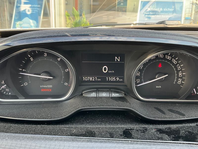 Peugeot 2008 1.6 e-HDi Allure 2014 – снимка 19