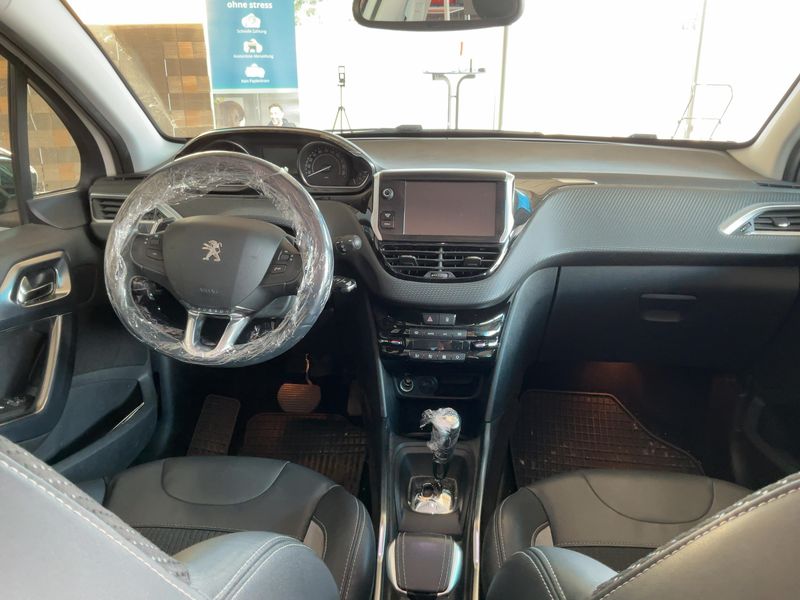 Peugeot 2008 1.6 e-HDi Allure 2014 – снимка 18