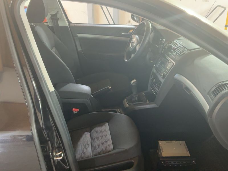 Skoda Octavia 1.6 TDI Ambition 2012 – снимка 17
