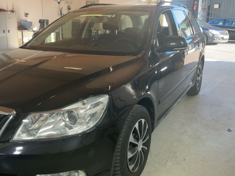 Skoda Octavia 1.6 TDI Ambition 2012 – снимка 2