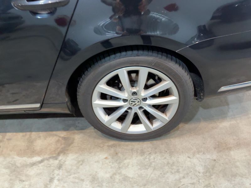 Volkswagen Passat 1.6 TDI Highline BlueMotion Tech 2011 – снимка 5
