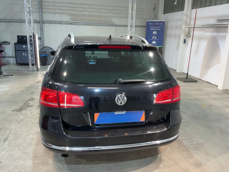 Volkswagen Passat 1.6 TDI Highline BlueMotion Tech 2011 – снимка 7