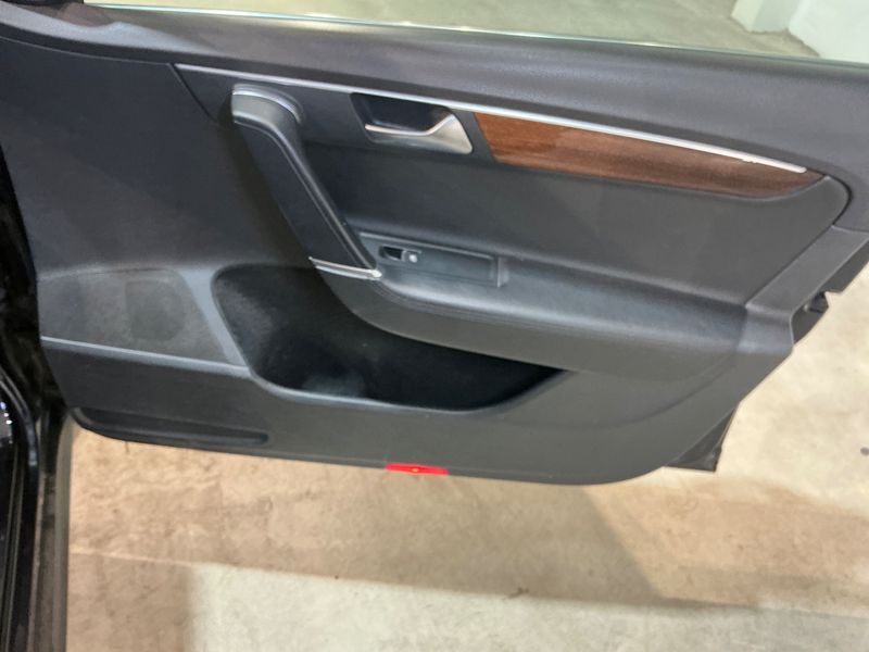 Volkswagen Passat 1.6 TDI Highline BlueMotion Tech 2011 – снимка 40