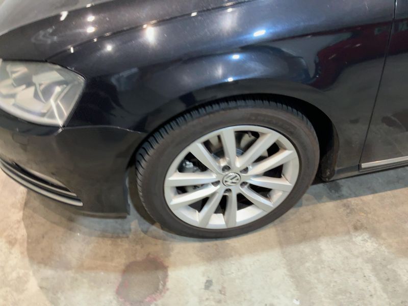 Volkswagen Passat 1.6 TDI Highline BlueMotion Tech 2011 – снимка 3