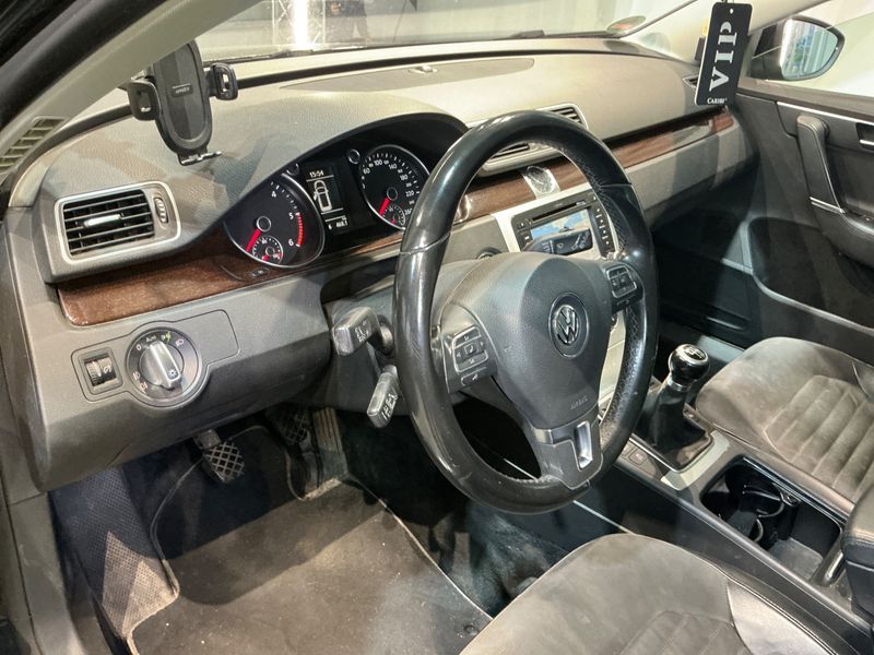 Volkswagen Passat 1.6 TDI Highline BlueMotion Tech 2011 – снимка 41