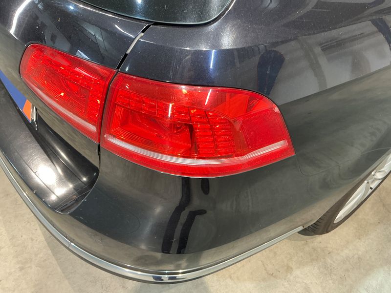 Volkswagen Passat 1.6 TDI Highline BlueMotion Tech 2011 – снимка 47