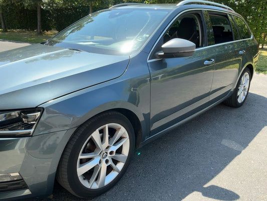 Skoda Octavia 1.6 TDI Ambition 2019 – снимка 2