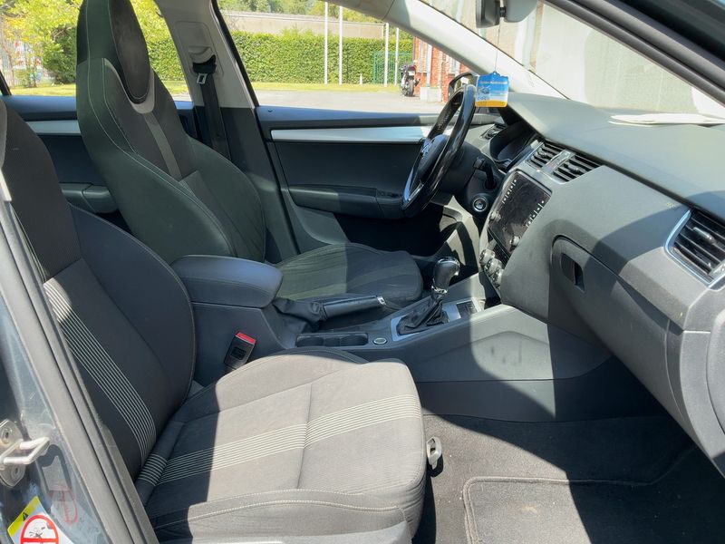 Skoda Octavia 1.6 TDI Ambition 2019 – снимка 16
