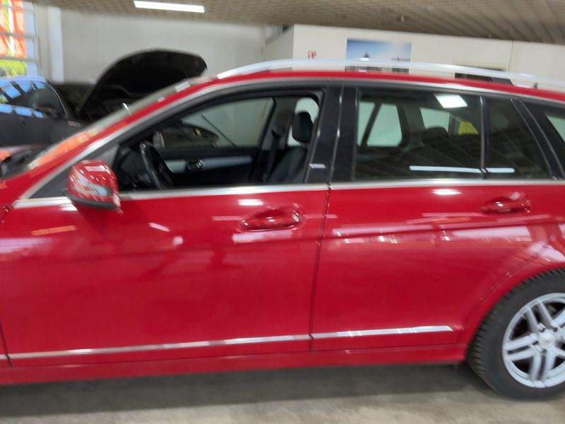 Mercedes-Benz C-Klasse C 180 CGI T BlueEfficiency Avantgarde 2011 – снимка 4
