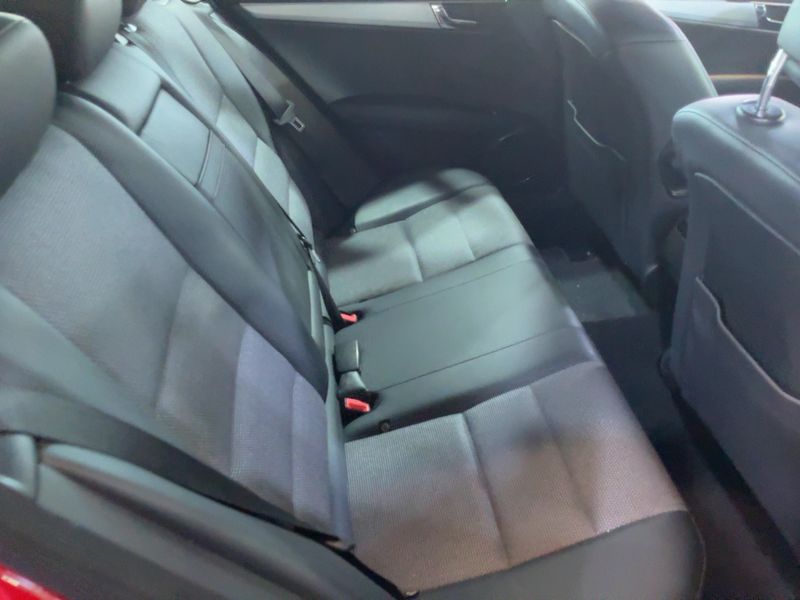 Mercedes-Benz C-Klasse C 180 CGI T BlueEfficiency Avantgarde 2011 – снимка 20