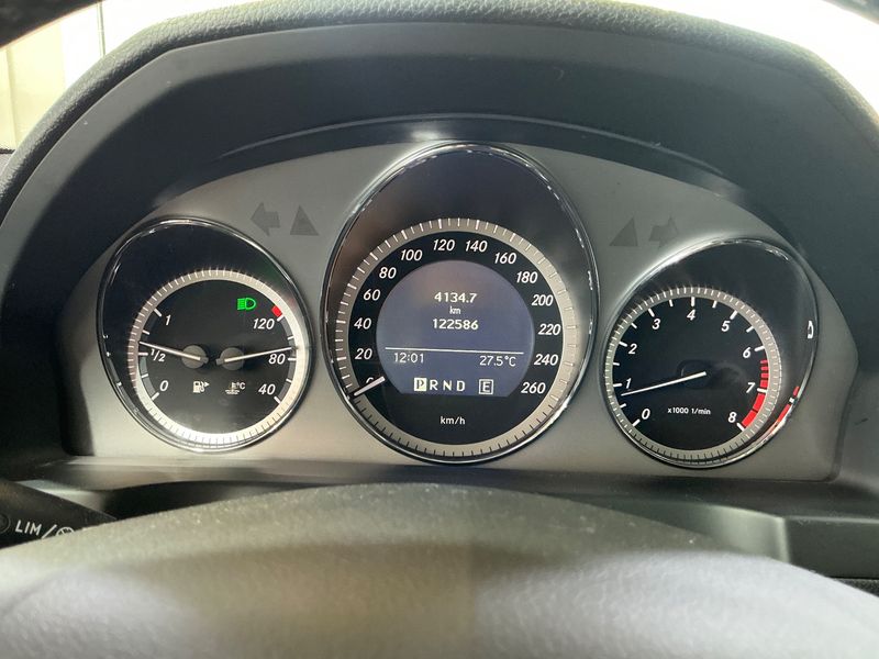 Mercedes-Benz C-Klasse C 180 CGI T BlueEfficiency Avantgarde 2011 – снимка 19