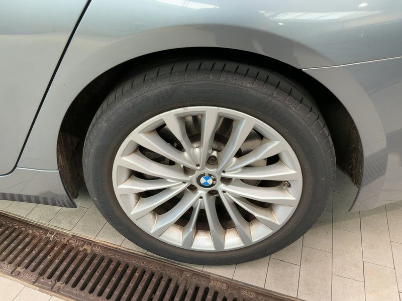 BMW 5er 530d xDrive Luxury Line 2017 – снимка 18